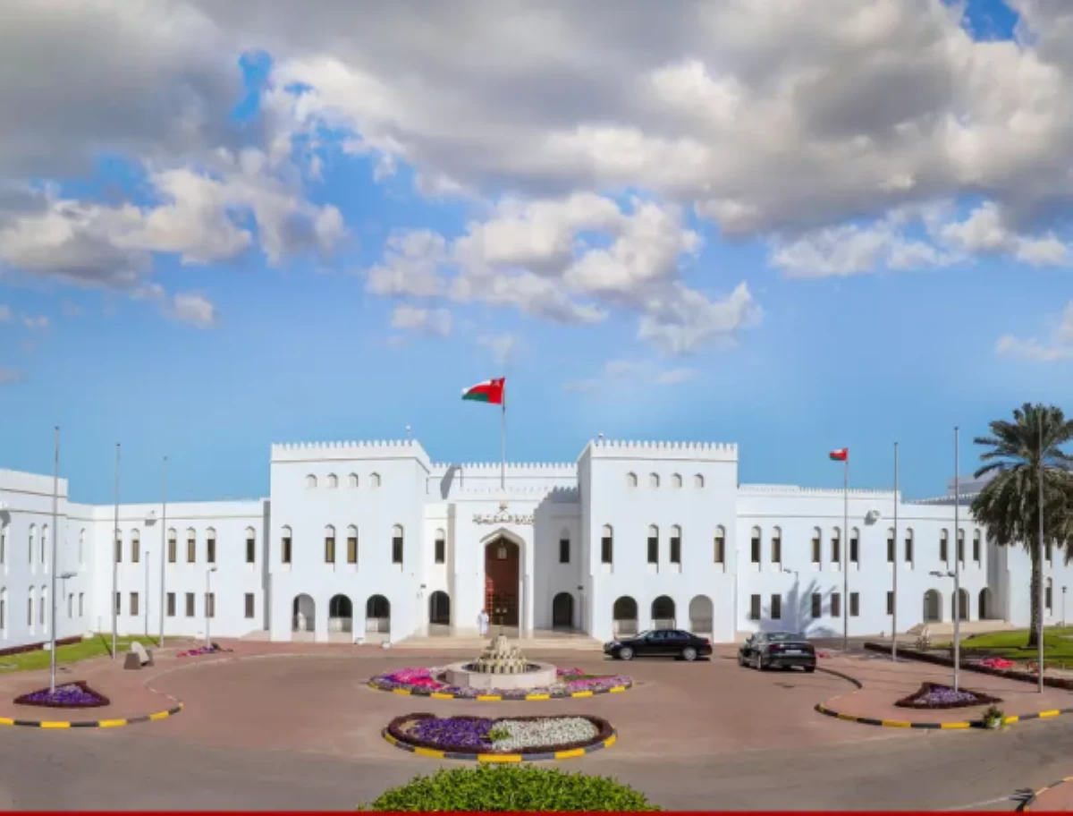 وسلطنة عمان تؤكد على ضرورة تجنب التصعيد والحفاظ على حرية الملاحة في البحر الأحمر وسلطنة عمان تؤكد على ضرورة تجنب التصعيد والحفاظ على حرية الملاحة في البحر الأحمر