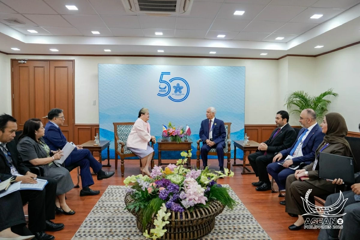 وزير الدولة للشؤون الخارجية يجتمع مع وزير خارجية الفلبين
